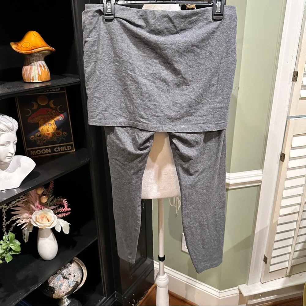 CAbi Heather Gray Skirted Leggings – Size M - Picture 5 of 9